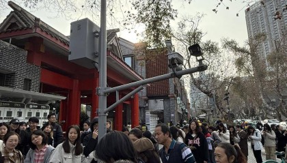 985研究生退学摆摊卖土豆泥日入700元：过自己想要的生活｜封面头条