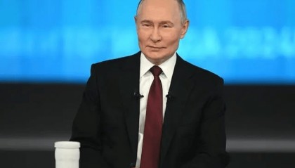 5枚导弹从天而降，乌军多名高官被“抬走”，美失声！普京报复太狠