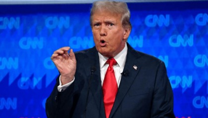 美方的电话，中方终于接了，特朗普作出选择，放弃和中方见面机会