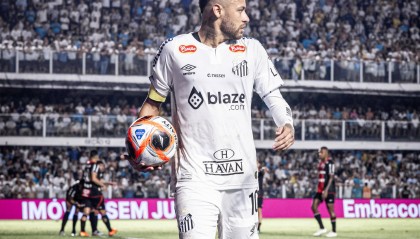 时隔4273天！内马尔再次为桑托斯出场 献回归母队首秀