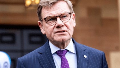 3天后，德国外长又反悔了，想跟中方尽快通话，重新安排访华行程