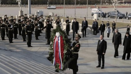 在中国的最后一天，梅德韦杰夫终于交底，对华改了称呼，中方安排特殊