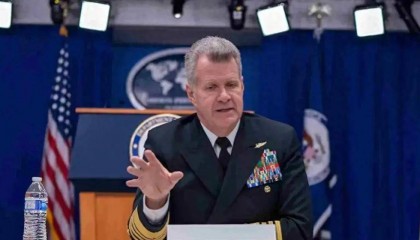 美司令预言解放军行动概率飙升，台当局焦虑应对，1.3万便利店变战时枢纽