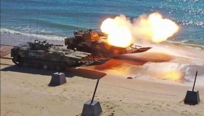 解放军突然修改三大条令，美专家警告：可不能把国运押在台湾！