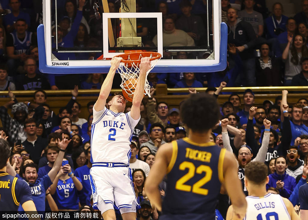 18岁天才惊艳NBA夏季联赛，库珀·弗拉格的未来值得期待