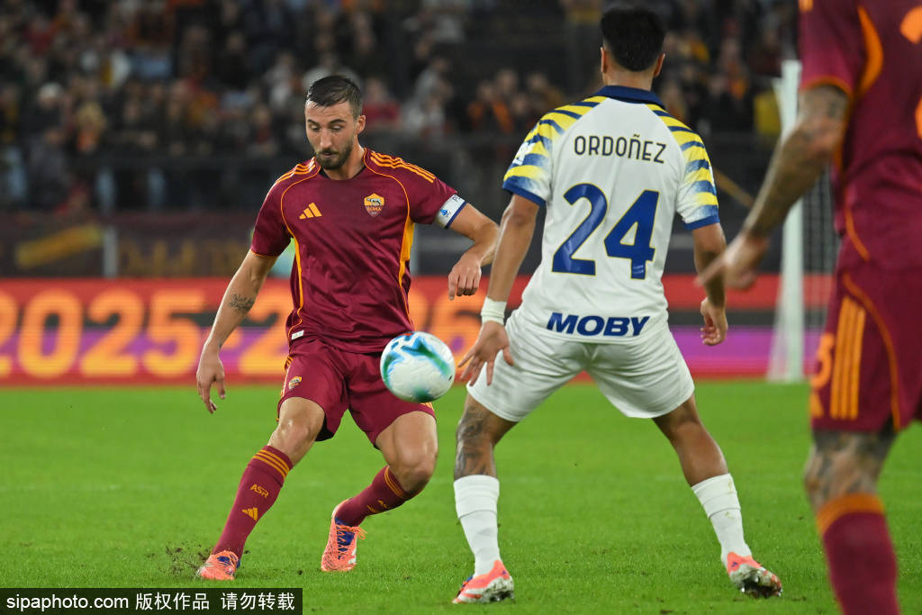 点球被扑!迪巴拉效力罗马期间19次主罚点球,今天首次罚丢